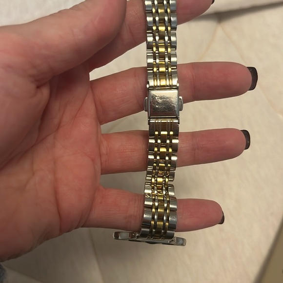 Rose Gold Apple Watch SE 40 mm - Picture 6 of 10